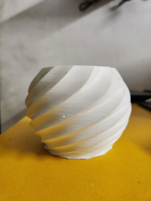 Spiral plant pot